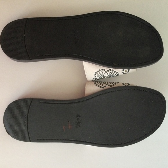 Coach Tea Rose Slip On Sandal Shoes Rivets Floral Suede Leather Size 7 cream - Picture 8 of 8